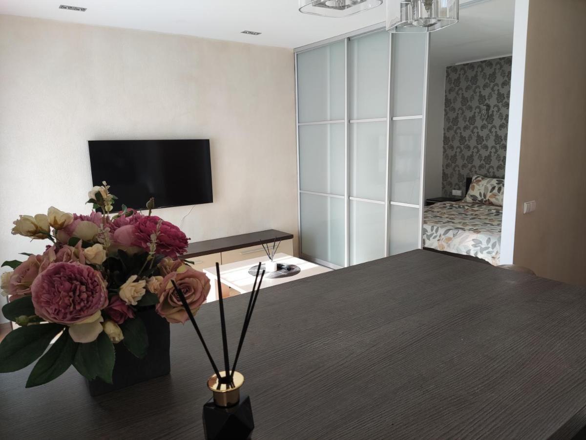 Nikoletos Apartamentai ปาเนเวชิส ภายนอก รูปภาพ