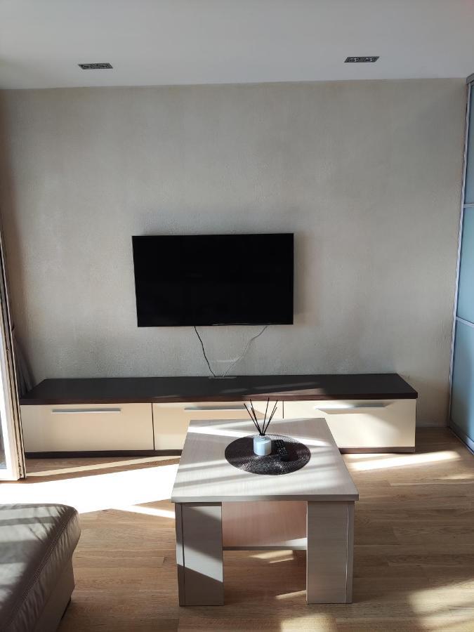 Nikoletos Apartamentai ปาเนเวชิส ภายนอก รูปภาพ
