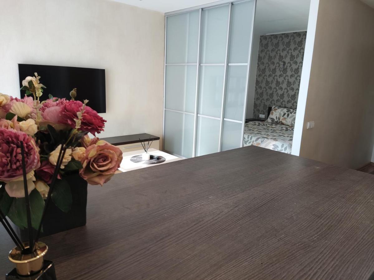 Nikoletos Apartamentai ปาเนเวชิส ภายนอก รูปภาพ